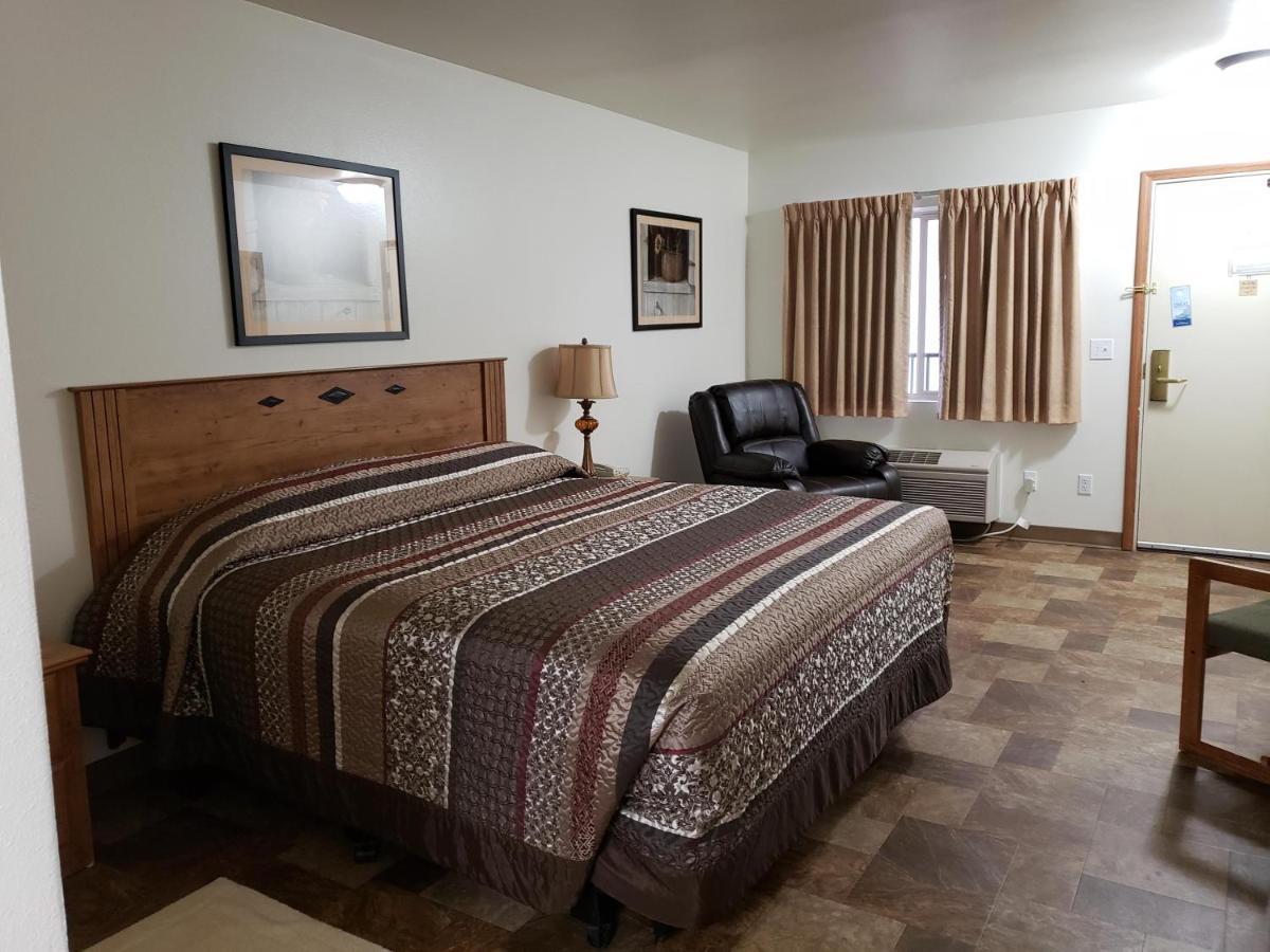 Travelodge By Wyndham דדווד מראה חיצוני תמונה